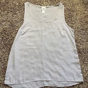 Daytrip Large light purple gray tank top.